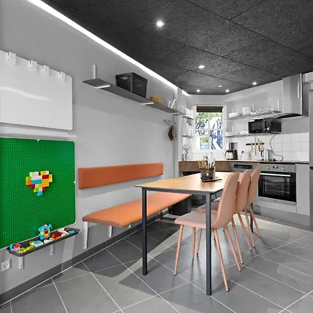ホテル Holiday Home In Fun Art Something For Everyone In The Family